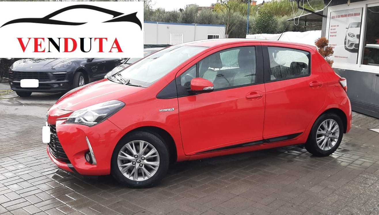 Toyota Yaris 1.5 Hybrid Cool Automatica anno 2017